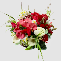 گل ارکیده قرمز مصنوعی ترکیبی همراه سبد چوبی