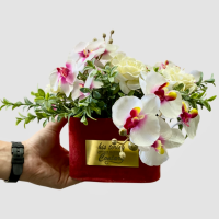 گل ارکیده مصنوعی همراه جعبه جوبی روکش دار