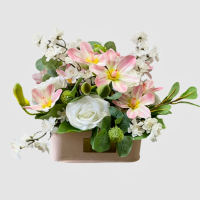 گل ارکیده و رز مصنوعی همراه باکس روکش دار صورتی