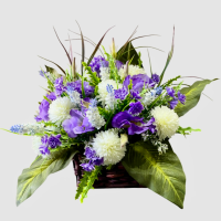 گل داوودی سفید مصنوعی ترکیبی همراه سبد چوبی