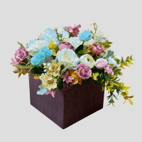 گل رز مصنوعی همراه جعبه مقوایی